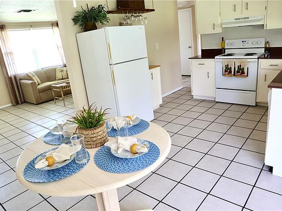 5th image of 15830 Adobe Dr