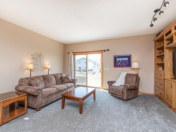 5th image of 846 Regent Dr