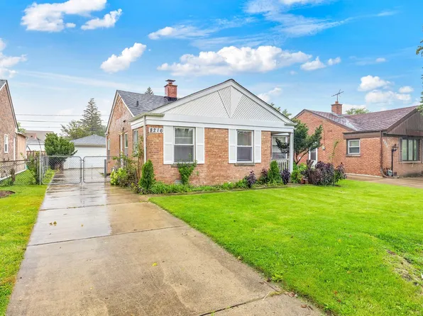 8216 N Caldwell Ave, Niles, IL 60714