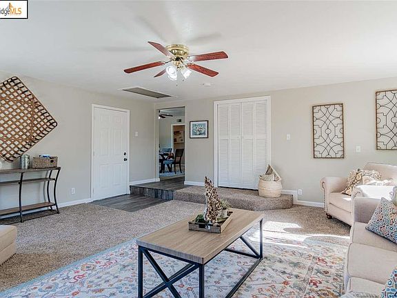 4th image of 3021 Windsor Dr