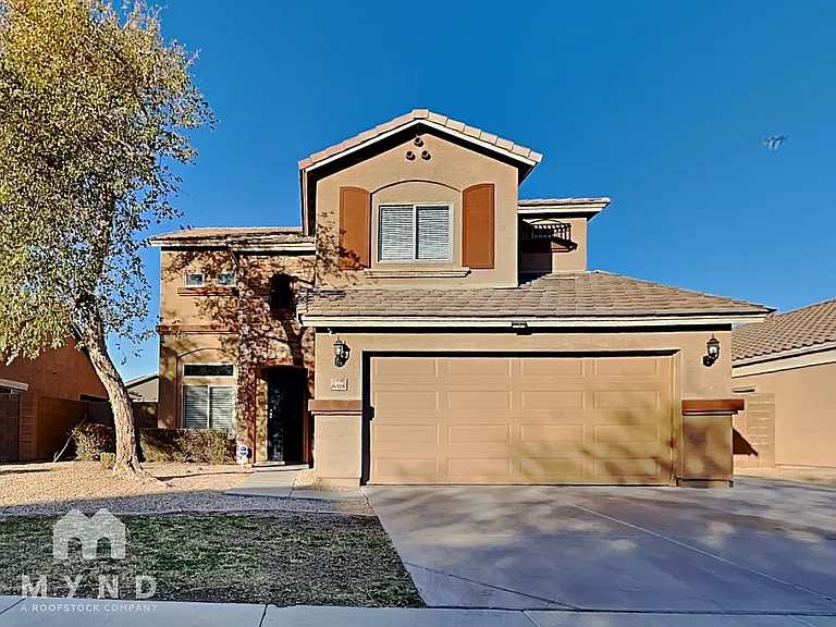 6418 S 49th Dr — Photo 1