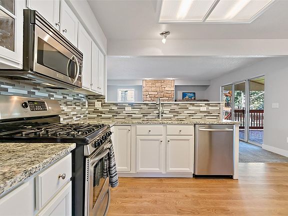 Don't you want to cook in this kitchen?