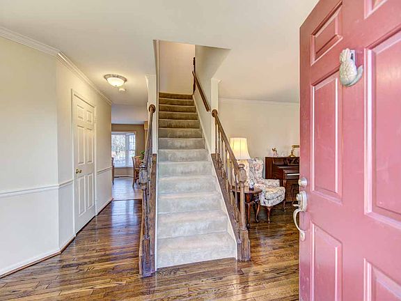 5th image of 2903 Robin Glen Ct