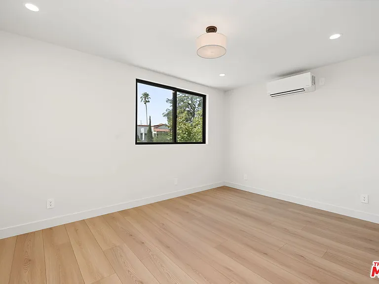 5843 Whitworth Dr — Photo 16