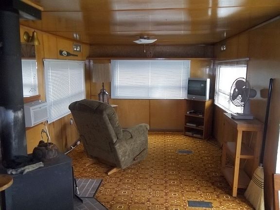 2nd image of 687-015 Ivy Way