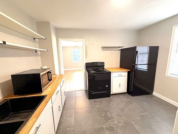 5th image of 3018 Harlin Dr #A