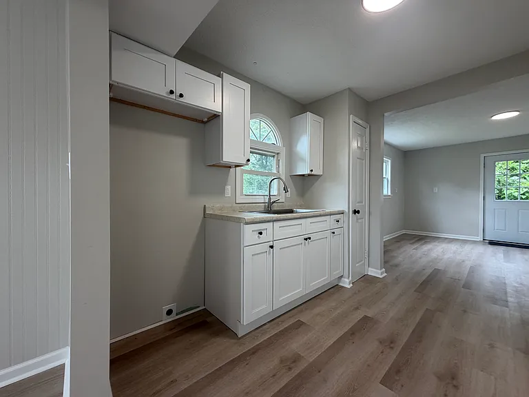 2537 Broadway St — Photo 9