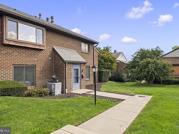 3rd image of 700 Ardmore Ave APT 302
