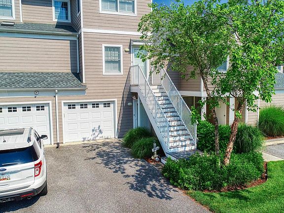 3rd image of 38233 Lake Dr APT 1038