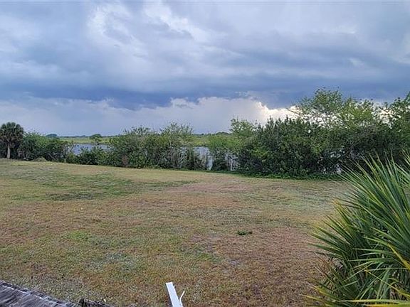 5th image of 1425 Riverview Dr