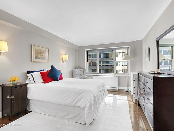 4th image of 415 E 52nd St APT 7CC