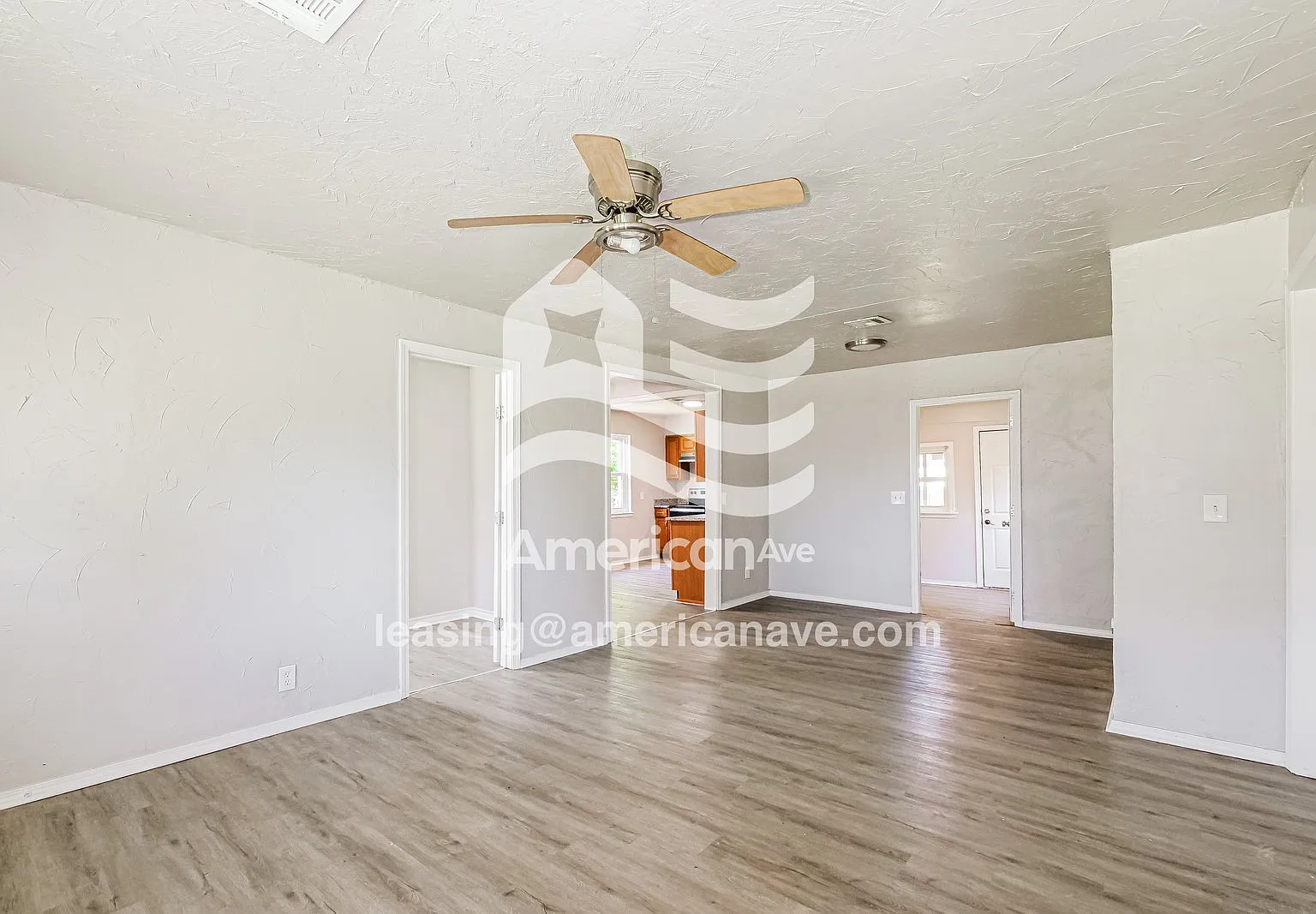 2 bed, 1.0 bath, 1050 sqft, $960 — Photo 2