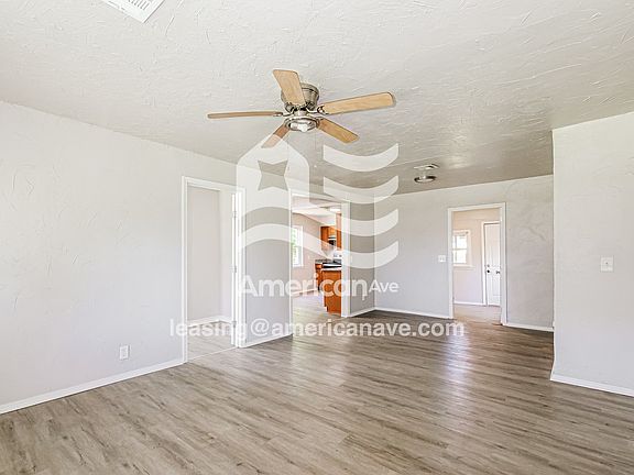 1073016_001_living_room_2.jpg