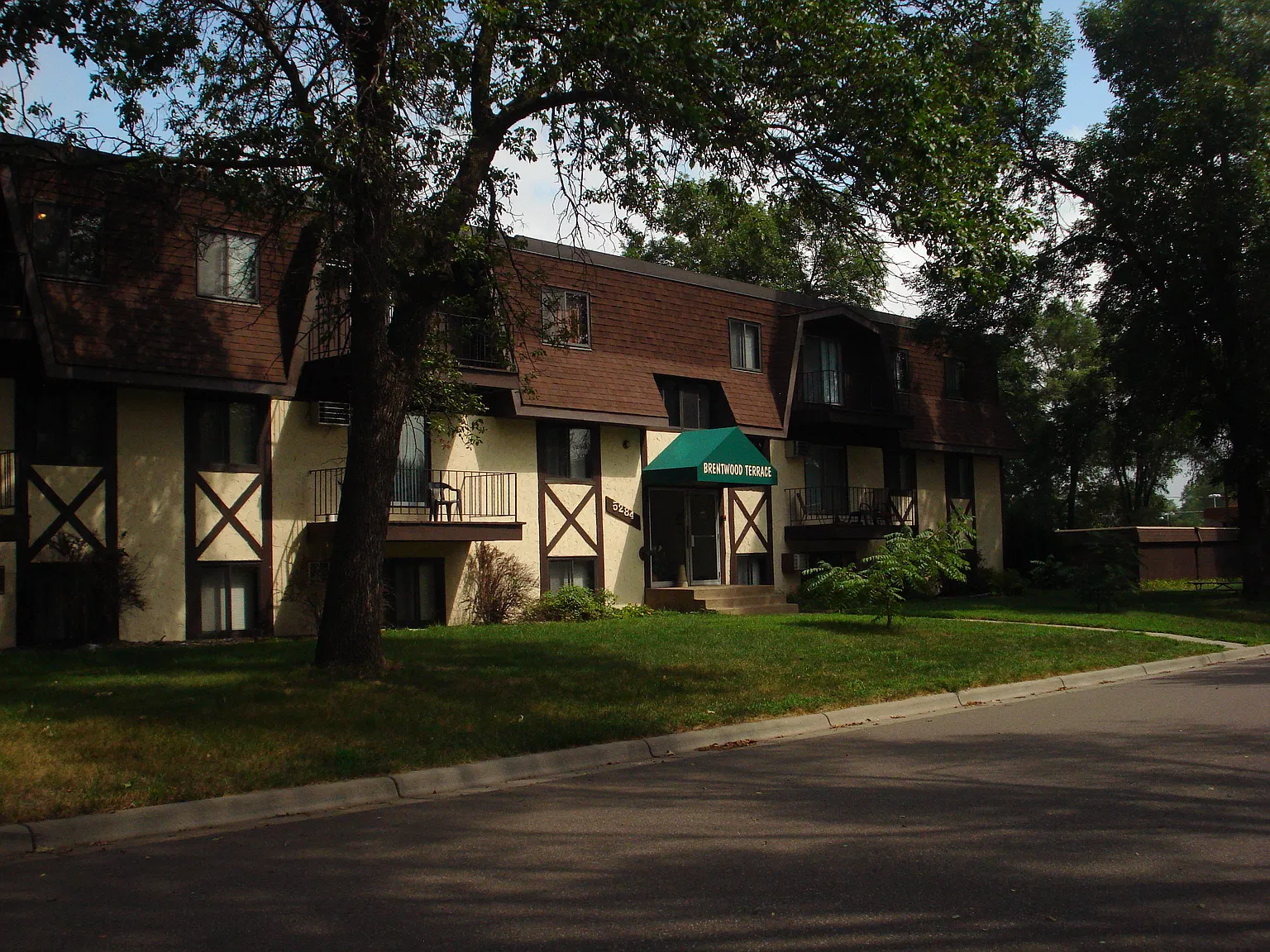 1 bed, 725 sqft, $1,225 — Photo 1