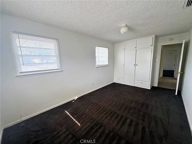 216 W D St — Photo 16