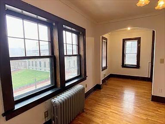 5th image of 231 Dayton Ave APT 102