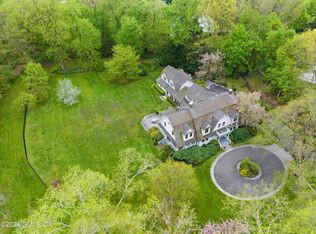 12 Huntzinger Dr, Greenwich, CT 06831