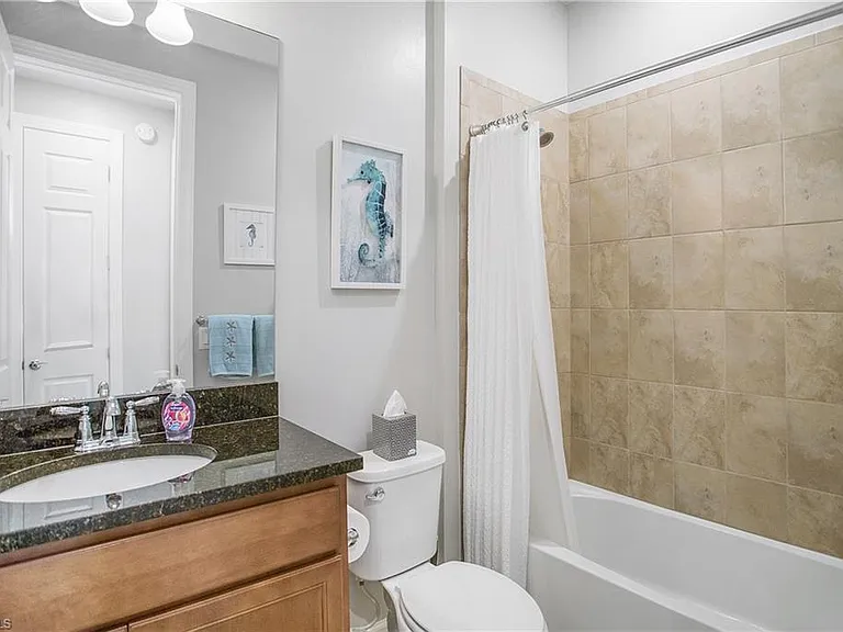 7674 Jacaranda Ln — Photo 15
