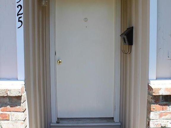 4th image of 4525 Blackford Ave