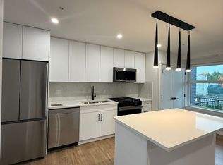 163 175a St #103, Surrey, BC V3Z 1L1