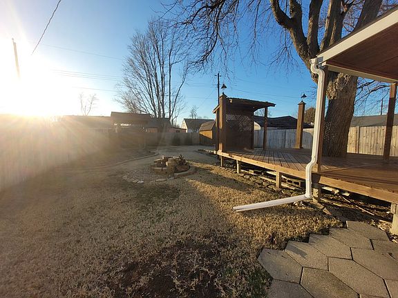 5th image of 3022 Daviess St