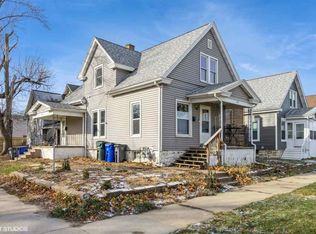 124 10th St SW #1-2, Cedar Rapids, IA 52404