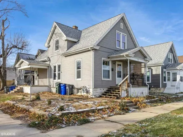 124 10th St SW #1-2, Cedar Rapids, IA 52404