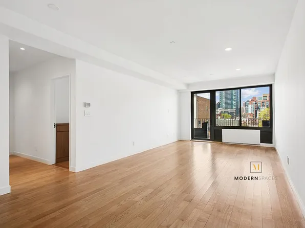 1055 47th Ave APT 5E, Long Island City, NY 11101