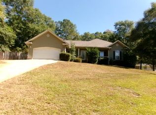 155 Hickory Tree Ln, Daleville, AL 36322
