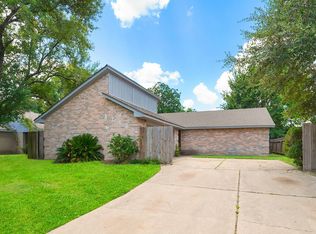 8743 Yvonne Dr, Houston, TX 77044