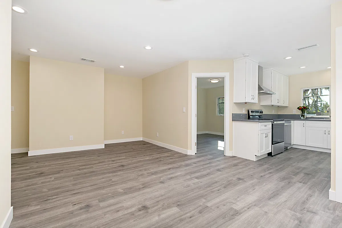 2 bed, 750 sqft, $2,900 — Photo 3