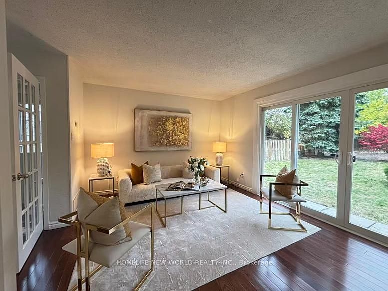 1st image of 227 Hollyberry Trl