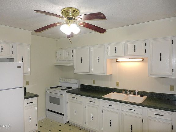 3rd image of 216 Nunn Ln