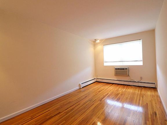 4th image of 828 Vincent Ave Floor 1