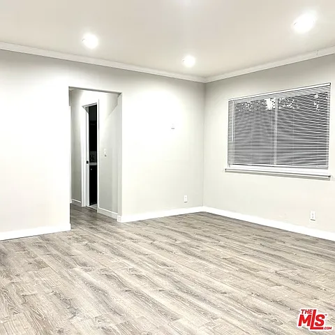 604 E Windsor Rd #F — Photo 11