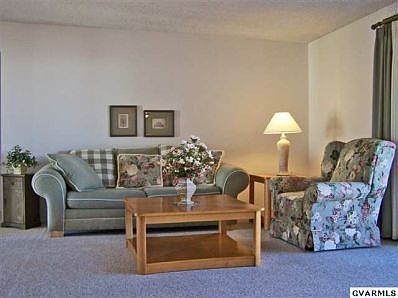 5th image of 818 W Paseo Del Prado