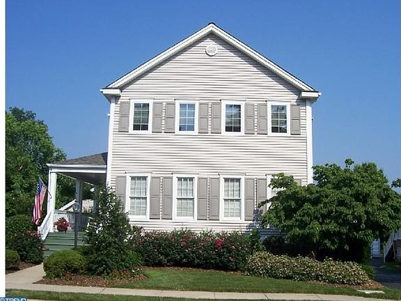 2nd image of 606 Comstock Ave