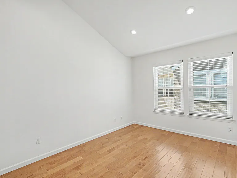 437 Camille Cir #1-11 — Photo 35