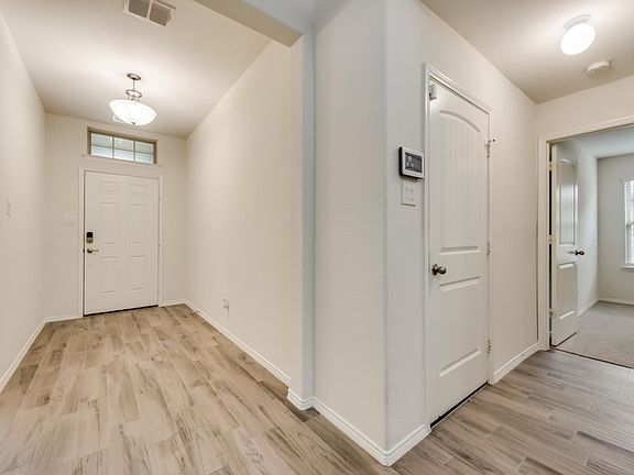 3rd image of 1845 Alamandine Ave