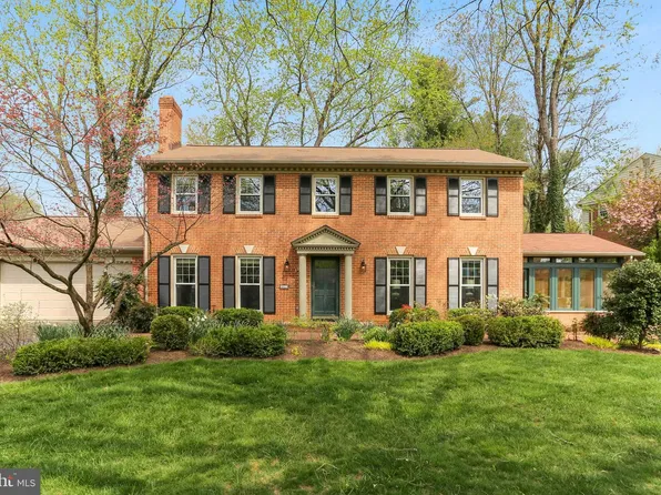 9017 Rouen Ln, Potomac, MD 20854