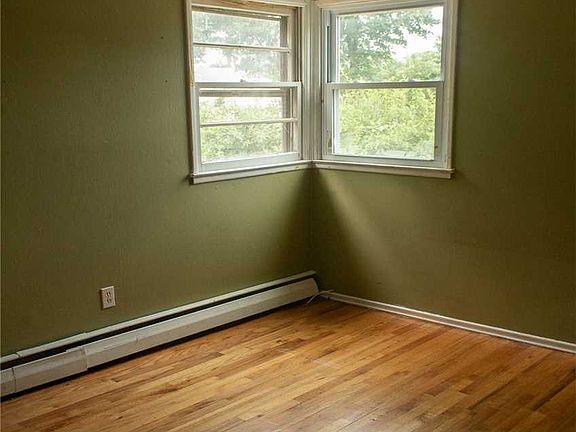 5th image of 26 Morton St