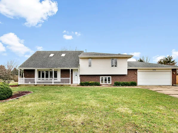 24064 S Lakeview Dr, Minooka, IL 60447