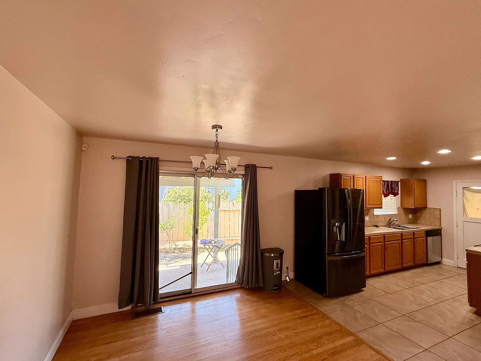 3 bed, 1148 sqft, $2,350 — Photo 4