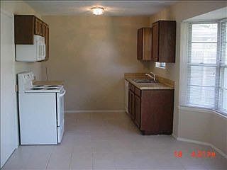 4th image of 1713 Whitney Dr