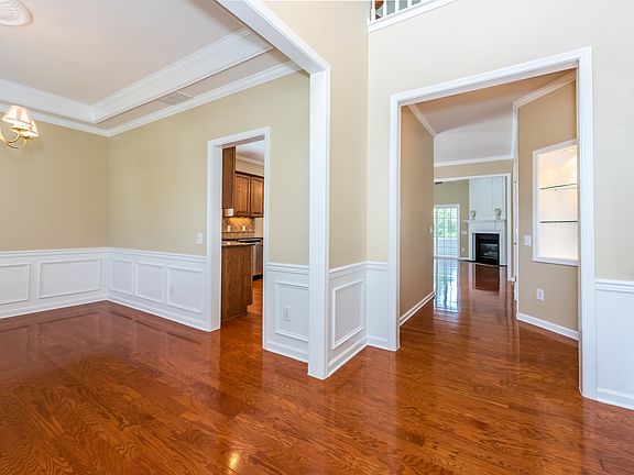 5th image of 10342 Threatt Woods Dr