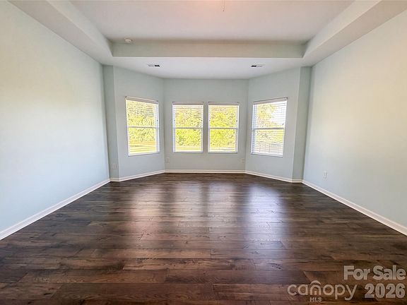 4th image of 440 Shallowford Dr