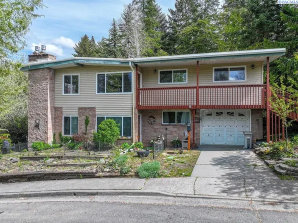 1280 NE Hillside Dr, Pullman, WA 99163