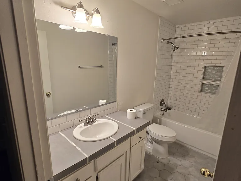 1888 E Deyoung Dr — Photo 11