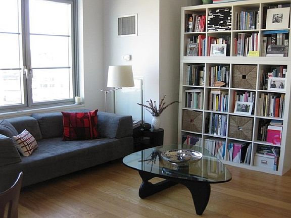 2nd image of 2728 Thomson Ave Unit 811