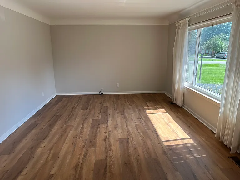 33426 Harlan Dr — Photo 3